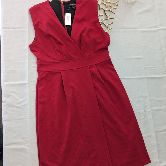 Banana Republic Dresses & Skirts - Banana Republic red dress size 4. NWT